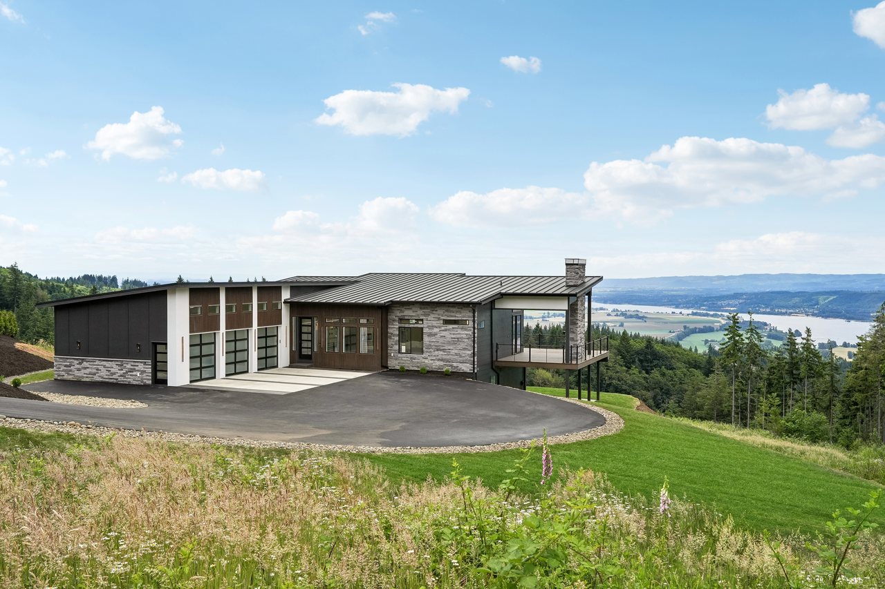 340 Anderson Drive overlooking the Columbia River near Kalama, Washington